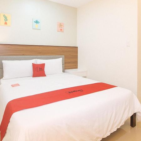 Reddoorz @ Leoncia Apartelle Mandaue Exteriör bild