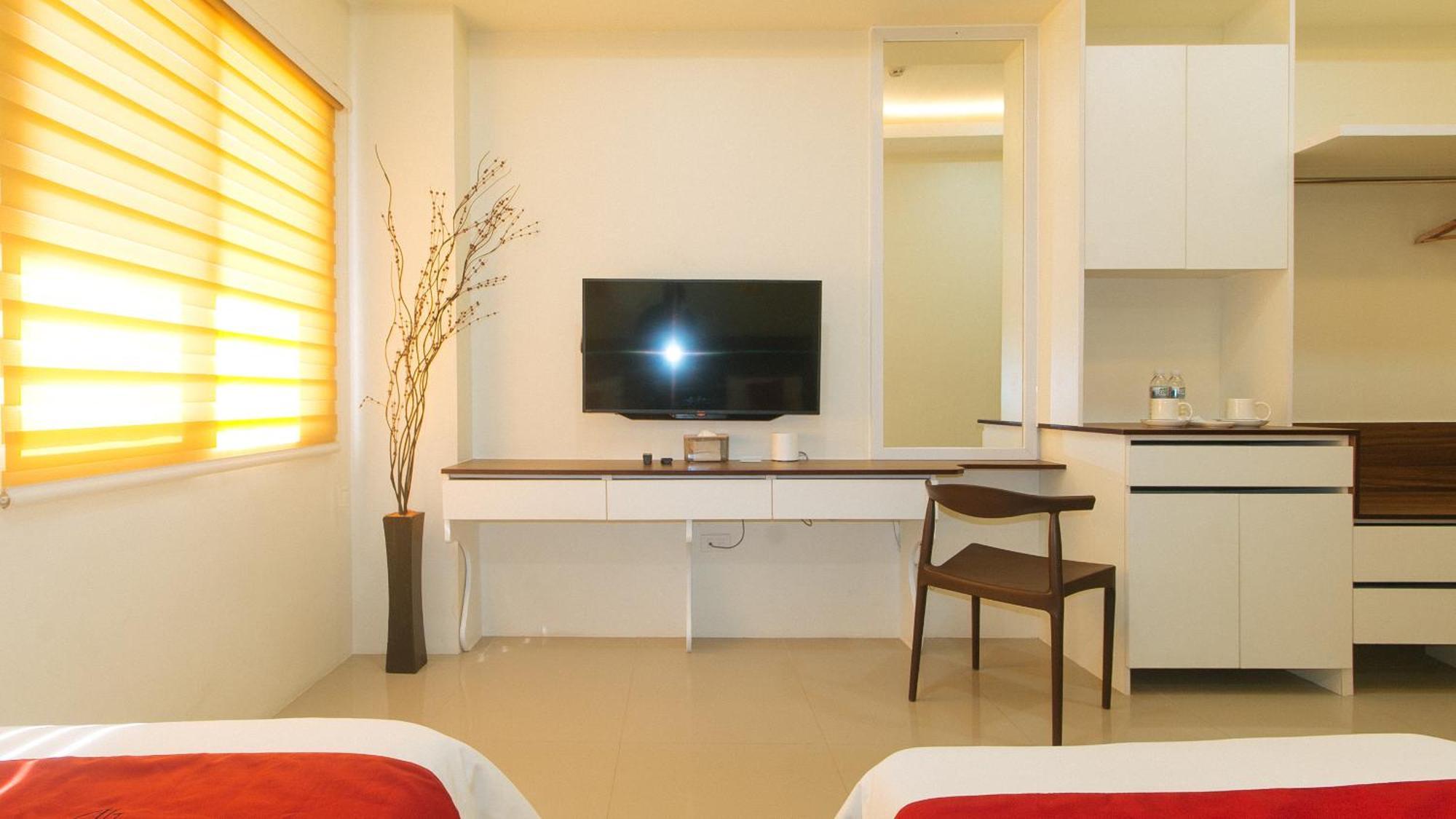 Reddoorz @ Leoncia Apartelle Mandaue Exteriör bild